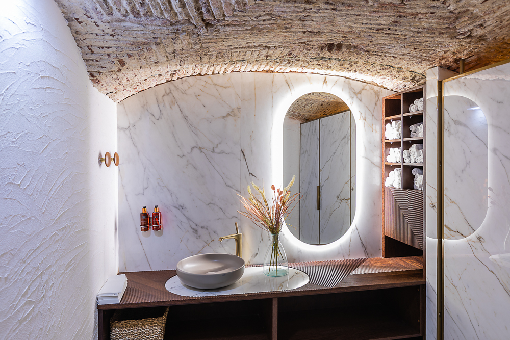 Hoteis My Story - Sessão fotográfica num hotel boutique em Lisboa, onde o charme dos interiores clássicos, combinados com design sofisticado, criaram o cenário perfeito. Cada detalhe, da decoração elegante à luz suave, destacou a essência deste espaço único.