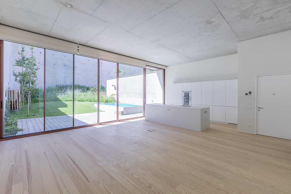 Fotografia Habitação - Sessão fotográfica a um complexo habitacional em Marvila-Lisboa. As imagens capturam cada detalhe com perfeição: áreas amplas, luz natural e o charme da piscina. Fotografia de alta qualidade destacando o melhor do imóvel numa localização privilegiada