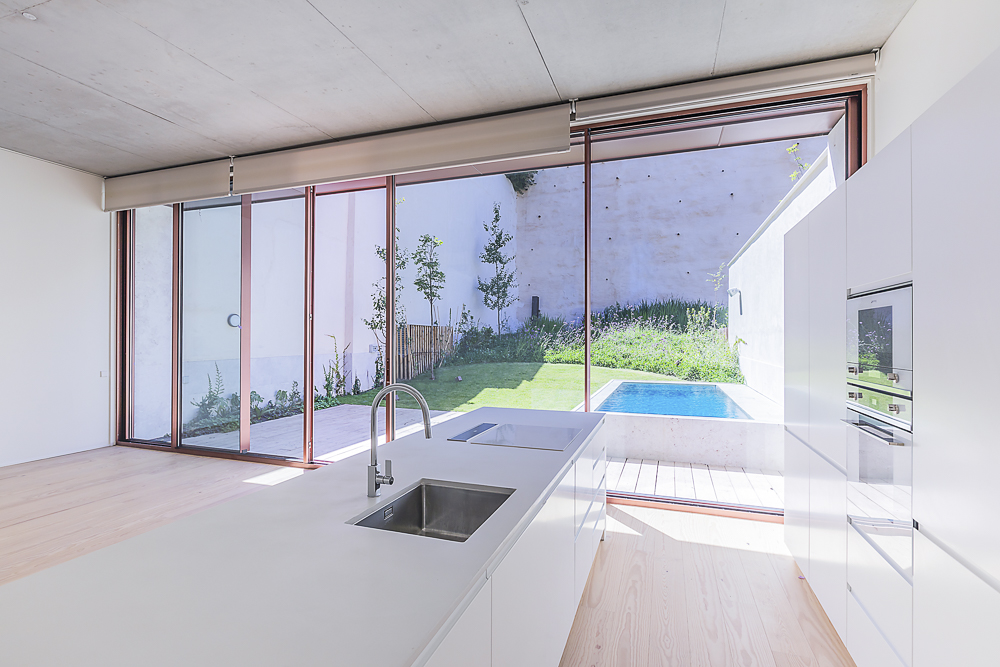 Fotografia Habitação - Sessão fotográfica a um complexo habitacional em Marvila-Lisboa. As imagens capturam cada detalhe com perfeição: áreas amplas, luz natural e o charme da piscina. Fotografia de alta qualidade destacando o melhor do imóvel numa localização privilegiada
