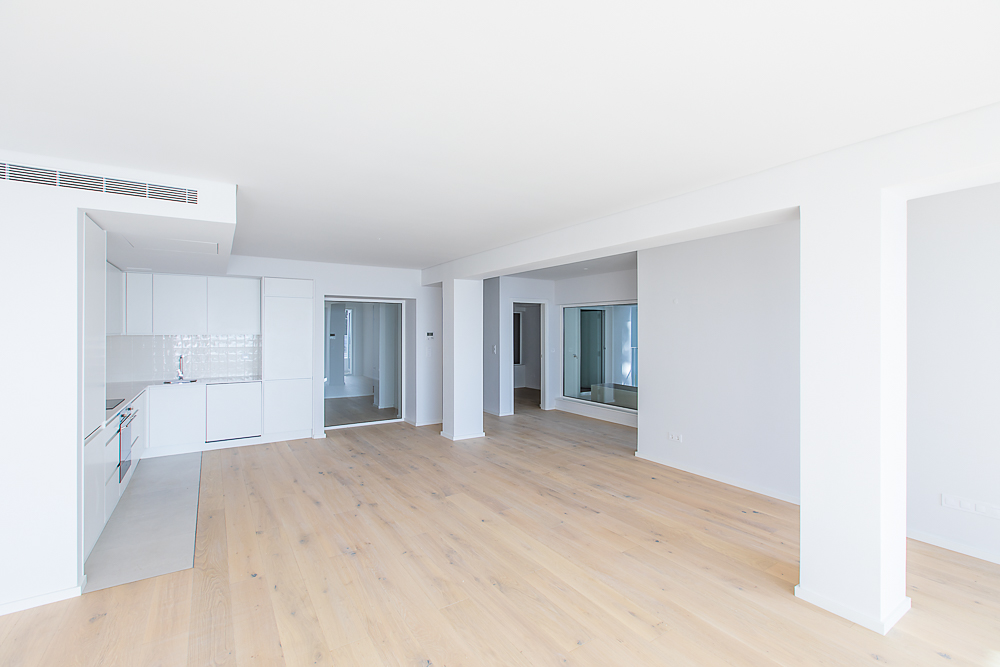 Jardim do Mar - Sessão de fotos para capturar a essência de um empreendimento habitacional em Sesimbra com vistas deslumbrantes para o mar.Combinando arquitetura moderna e paisagens naturais as imagens destacarão a beleza do litoral,o conforto e a sua exclusividade.