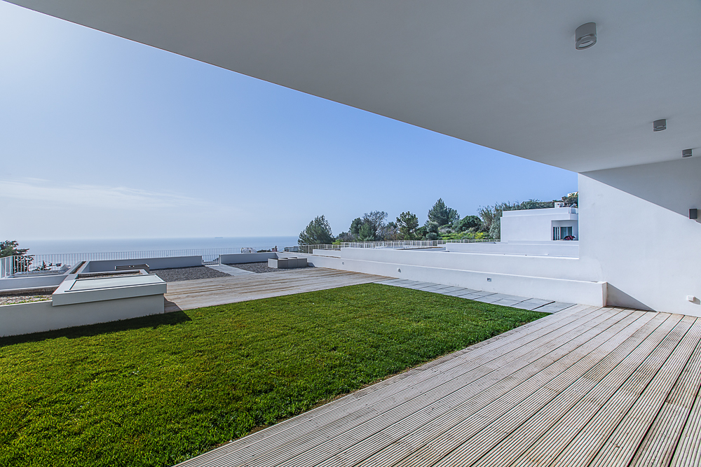 Jardim do Mar - Sessão de fotos para capturar a essência de um empreendimento habitacional em Sesimbra com vistas deslumbrantes para o mar.Combinando arquitetura moderna e paisagens naturais as imagens destacarão a beleza do litoral,o conforto e a sua exclusividade.